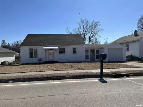 1243 2nd Ave S, Clinton, IA 52732