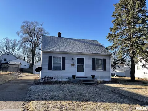 1503 W 36th St, Davenport, IA 52806
