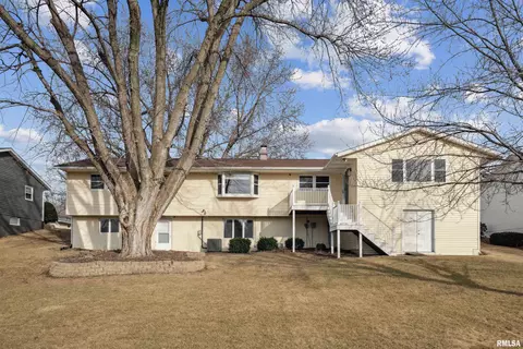 208 S 8th St, Eldridge, IA 52748 photo 22
