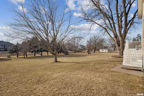 208 S 8th St, Eldridge, IA 52748 photo 24