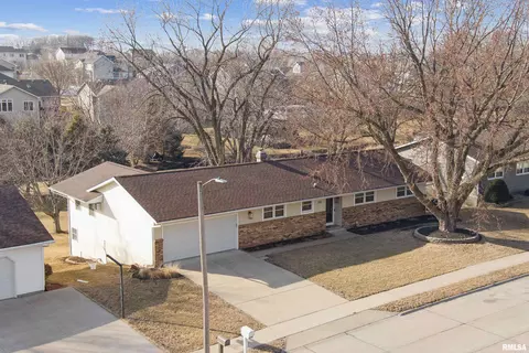 208 S 8th St, Eldridge, IA 52748 photo 39
