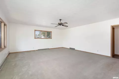 2002 7th St, Moline, IL 61265 photo 5