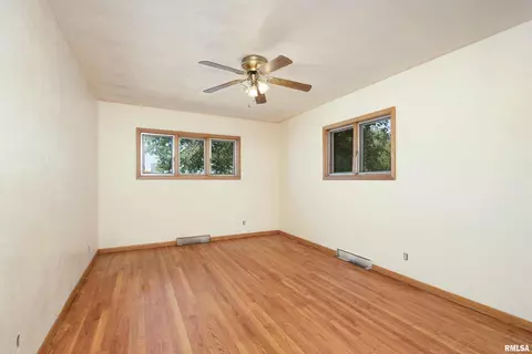 2002 7th St, Moline, IL 61265 photo 18