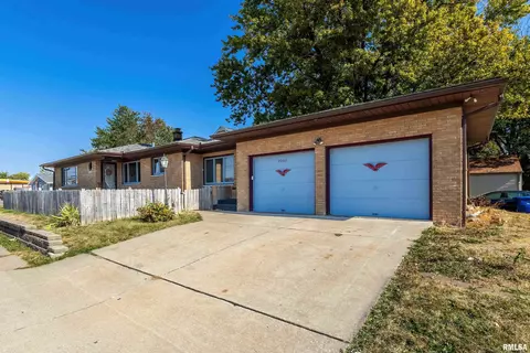 2002 7th St, Moline, IL 61265 photo 2