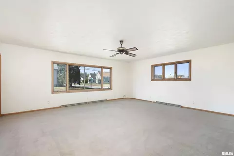 2002 7th St, Moline, IL 61265 photo 7