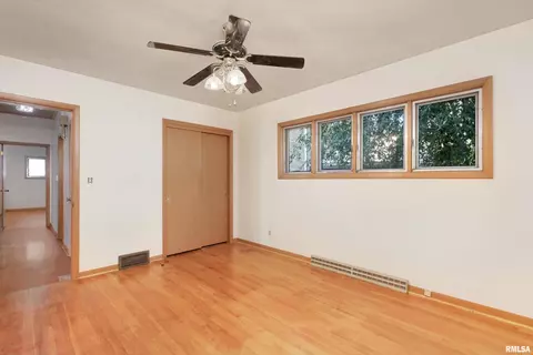 2002 7th St, Moline, IL 61265 photo 15
