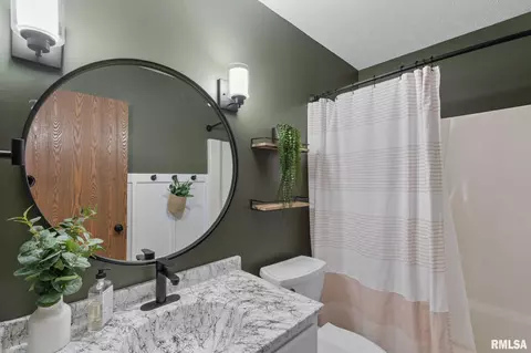 1858 53rd St, Moline, IL 61265 photo 15