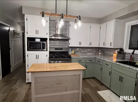 602 N Madison St, Morrison, IL 61270 photo 9