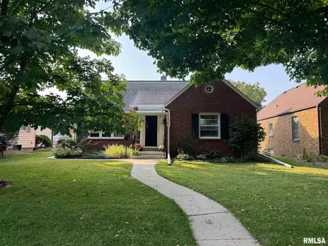 2910 24th Ave, Moline, IL 61265