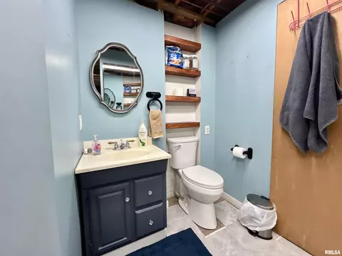 301 S Park View Dr, Eldridge, IA 52748 photo 16