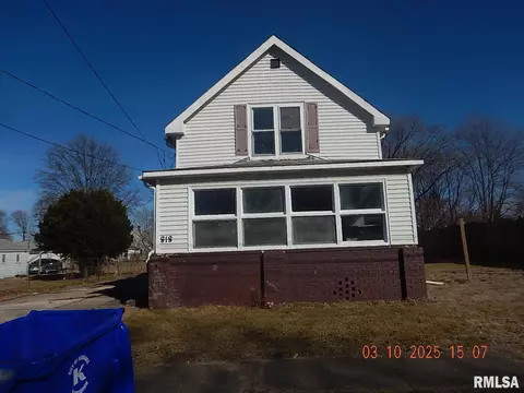 818 N Elm St, Kewanee, IL 61443
