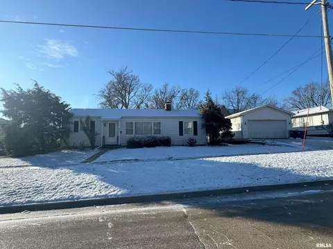 401 16th Ave, Clinton, IA 52732