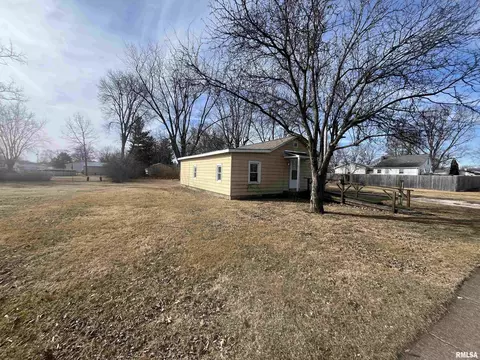 220 E Willard St, Wataga, IL 61488 photo 2