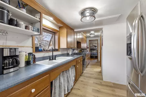 1820 43rd St, Moline, IL 61265 photo 8