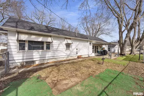 1820 43rd St, Moline, IL 61265 photo 3