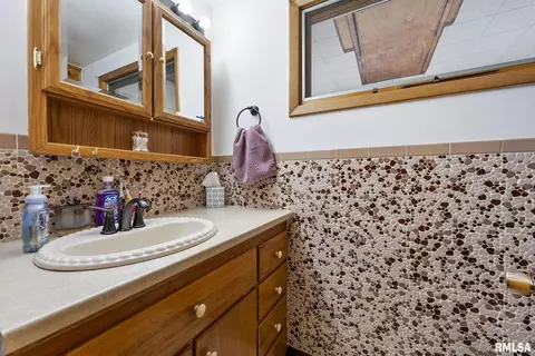 1820 43rd St, Moline, IL 61265 photo 13