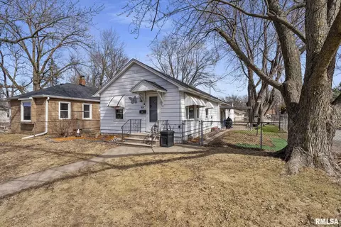 1820 43rd St, Moline, IL 61265