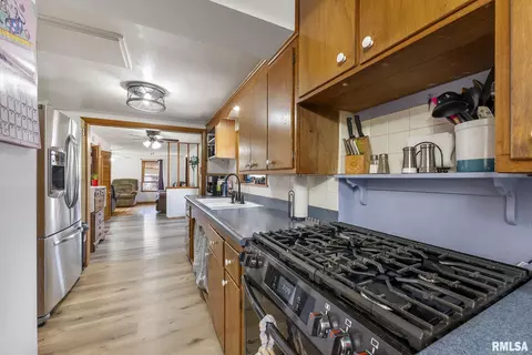 1820 43rd St, Moline, IL 61265 photo 9