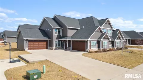 2968 Charissas Pl, Bettendorf, IA 52722