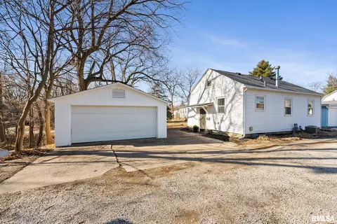 1806 32nd St, Moline, IL 61265 photo 2