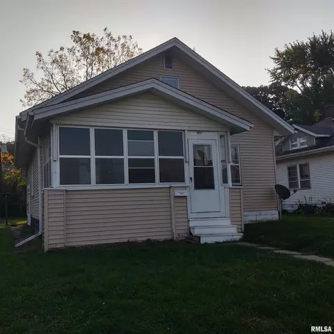 1837 13th St, Rock Island, IL 61201