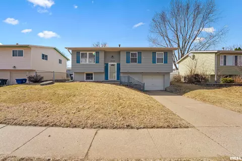 2240 Jebens Ave, Davenport, IA 52804