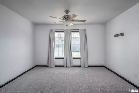 613 18th St, Silvis, IL 61282 photo 9