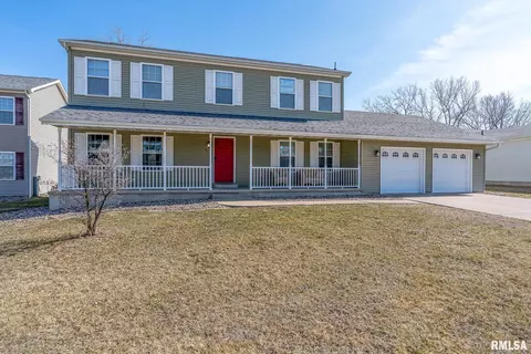 613 18th St, Silvis, IL 61282