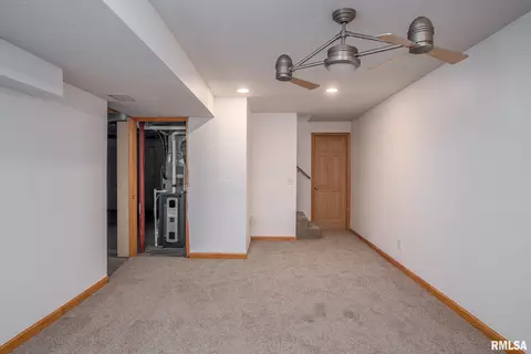 613 18th St, Silvis, IL 61282 photo 17