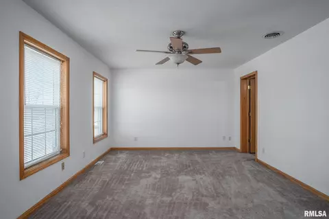 613 18th St, Silvis, IL 61282 photo 10
