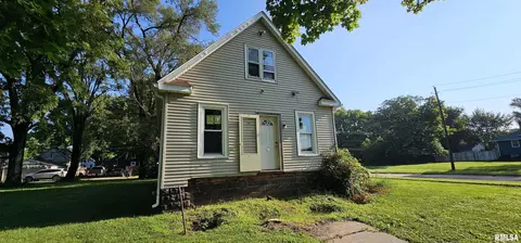 929 12th Ave, Rock Island, IL 61201