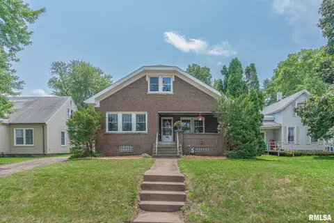 2127 W Locust St, Davenport, IA 52804