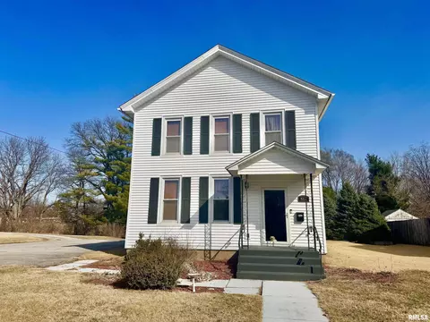 612 N College Ave, Aledo, IL 61231