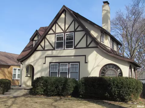 2807 Grand Ave, Davenport, IA 52803