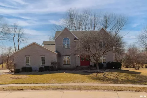 3711 E 59th St, Davenport, IA 52807