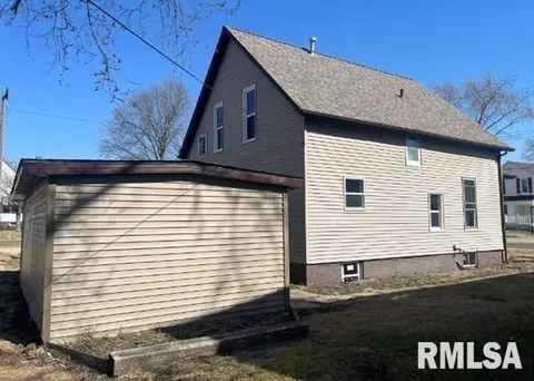 448 N 3rd Ave, Canton, IL 61520 photo 3