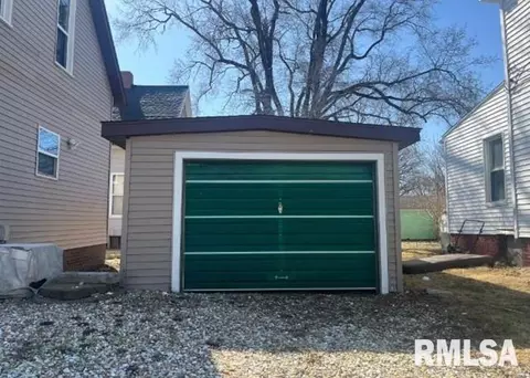 448 N 3rd Ave, Canton, IL 61520 photo 6