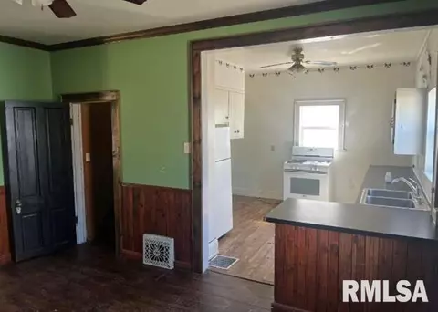 448 N 3rd Ave, Canton, IL 61520 photo 11