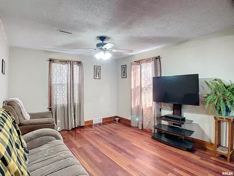 204 W 2nd St, Bennett, IA 52721 photo 9