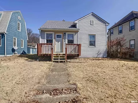 109 S Elmwood Ave, Davenport, IA 52802
