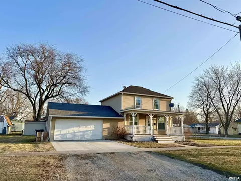609 E Main St, Aledo, IL 61231