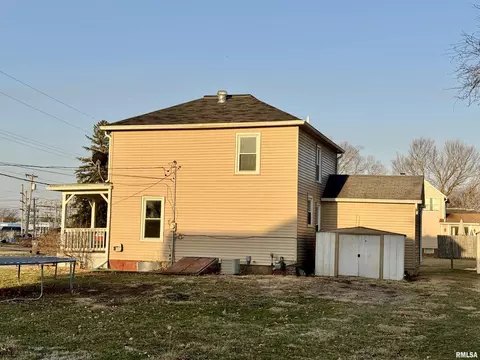 609 E Main St, Aledo, IL 61231 photo 3