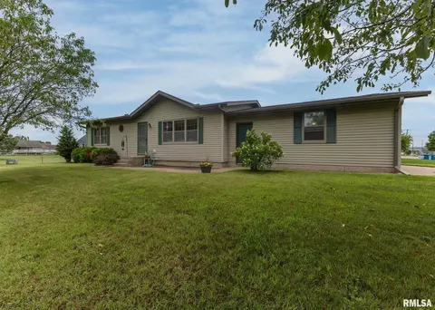 1515 7th Ave, Camanche, IA 52730
