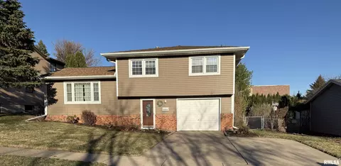 2803 Sycamore Ter, Bettendorf, IA 52722