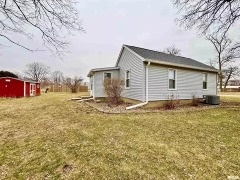 1407 15th St, Viola, IL 61486 photo 21