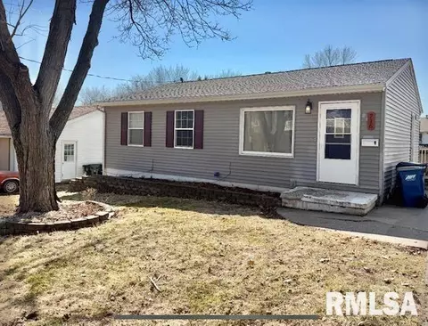 716 Roscoe Ave, Muscatine, IA 52761