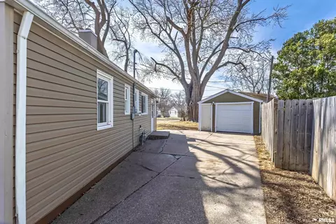 3921 10th Ave, Moline, IL 61265 photo 17