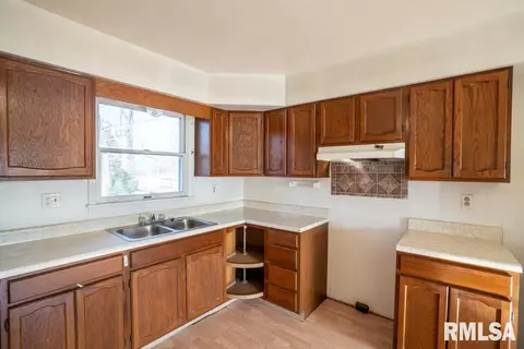 1101 S 22nd St, Herrin, IL 62948 photo 7