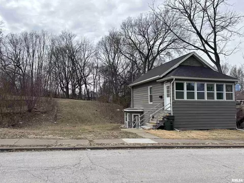 1322 Spring St, Davenport, IA 52803