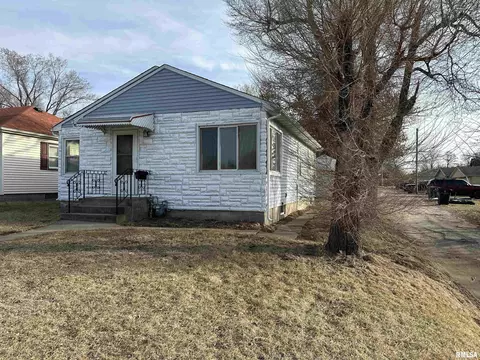 912 34th Ave, Rock Island, IL 61201